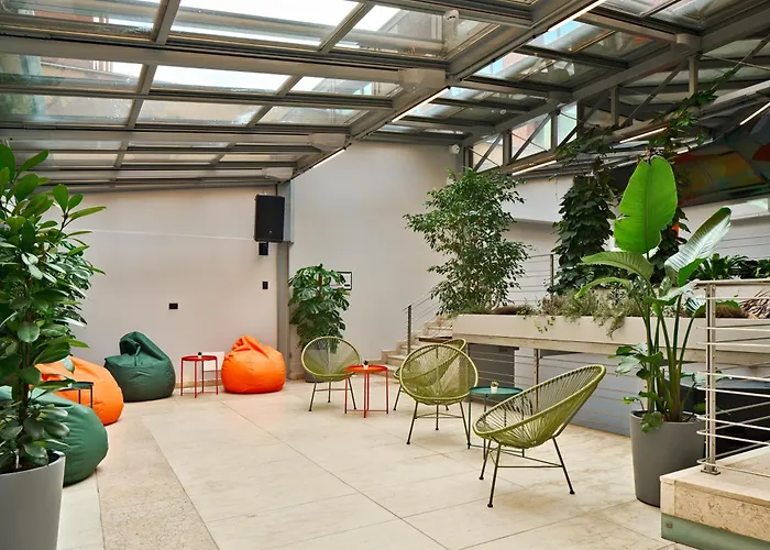 Hotello بيت شباب *